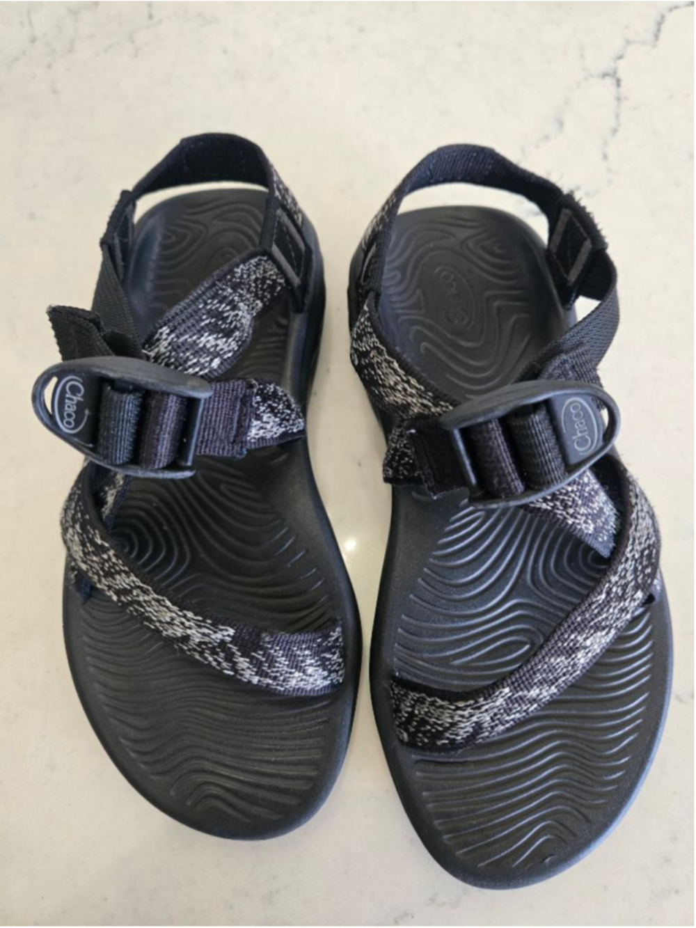 Women's Chaco Sandals Size 6 Black and White - Picture 3 of 12